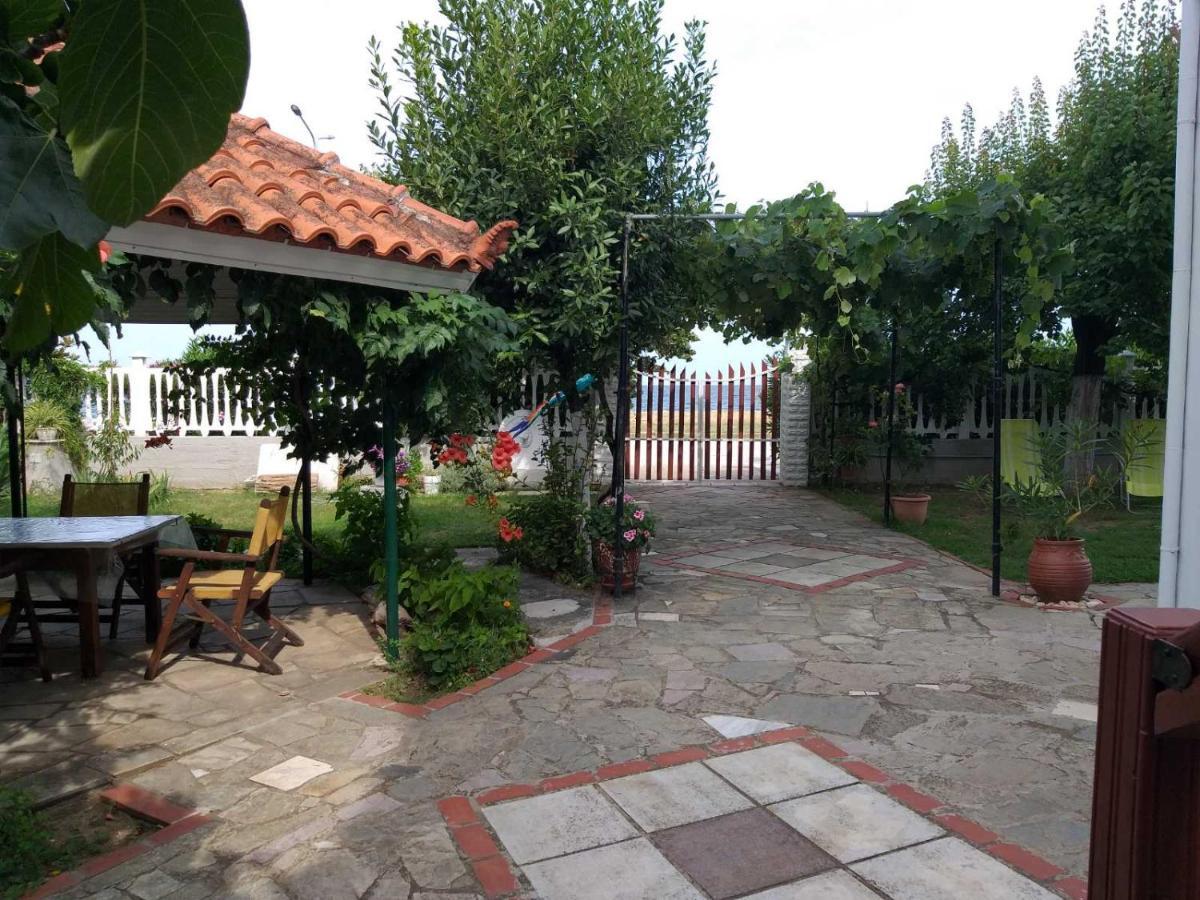 Villa Iris Неа-Врасна Екстер'єр фото