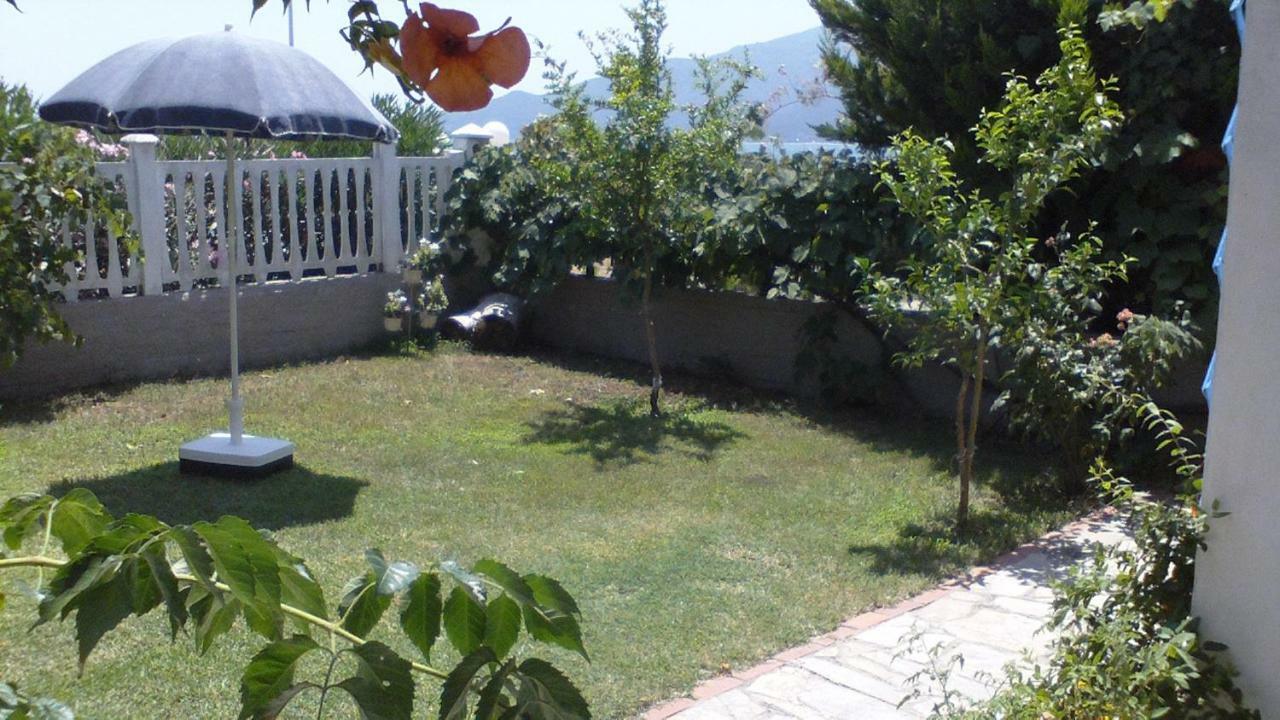 Villa Iris Неа-Врасна Екстер'єр фото