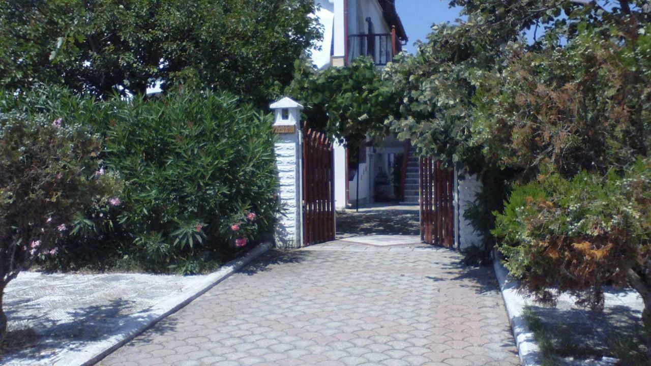 Villa Iris Неа-Врасна Екстер'єр фото